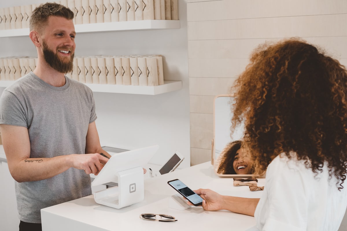 How to Write Product Descriptions With AI That Actually Sell