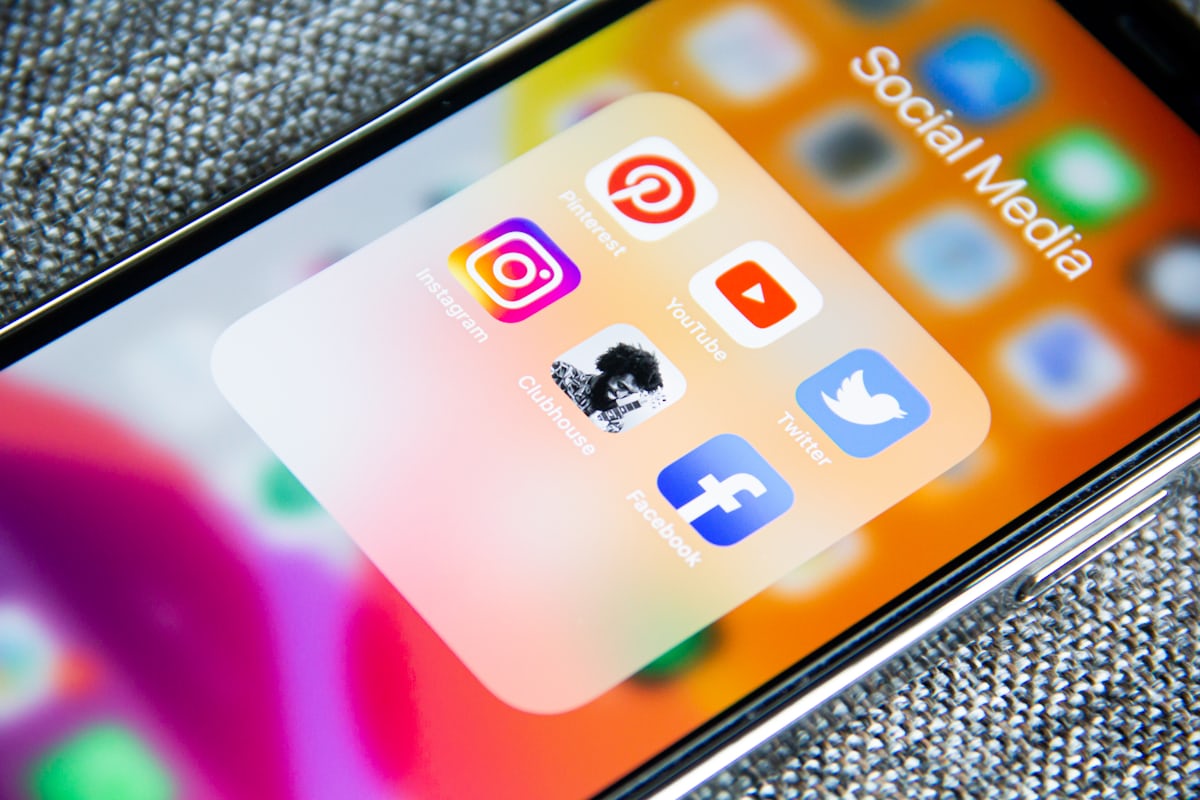 The 6 Best AI Social Media Tools for Small Business Owners in 2026